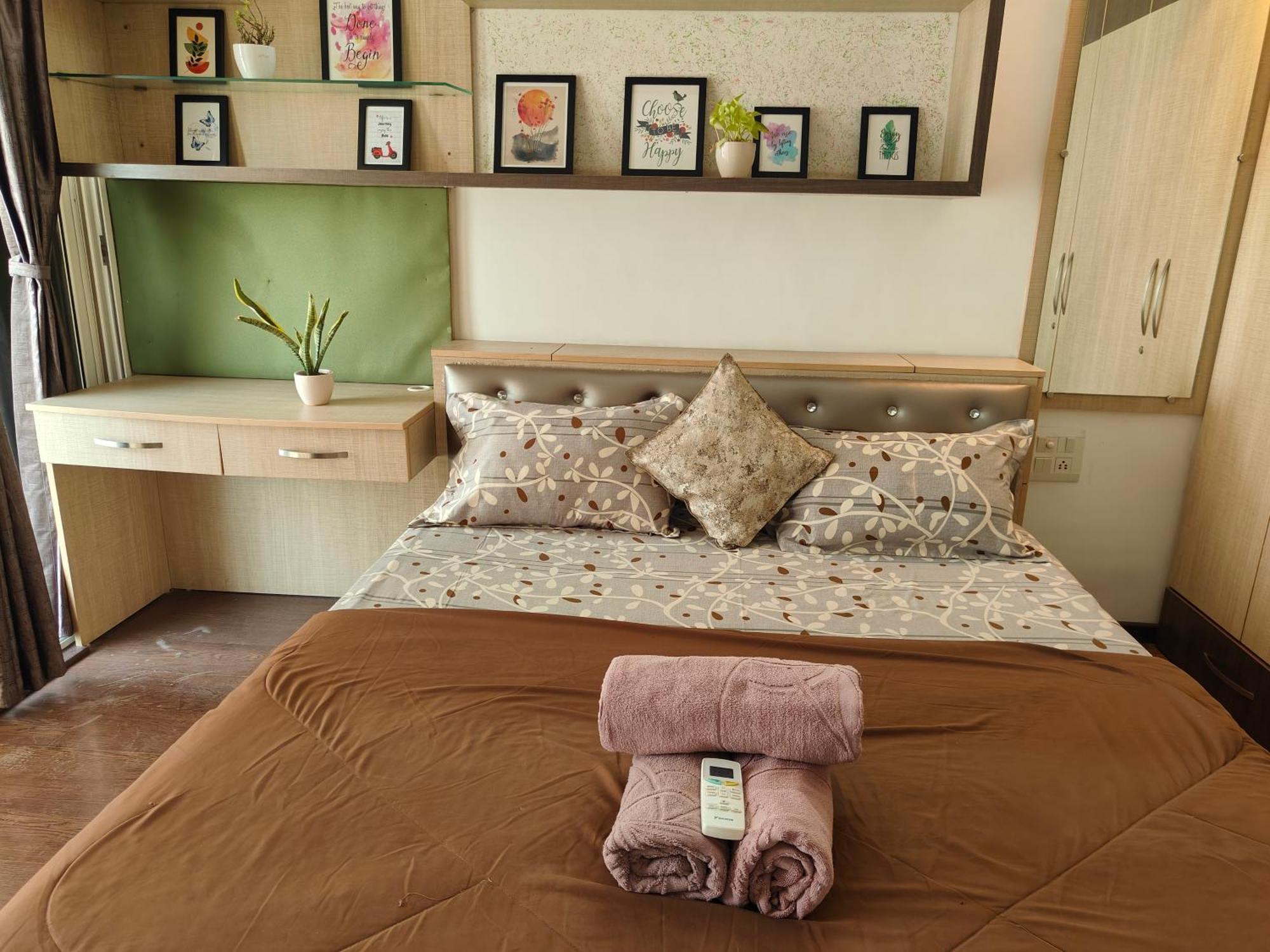 דירות אינדורה Staeg Skyline View 3Bhk - 1404 מראה חיצוני תמונה